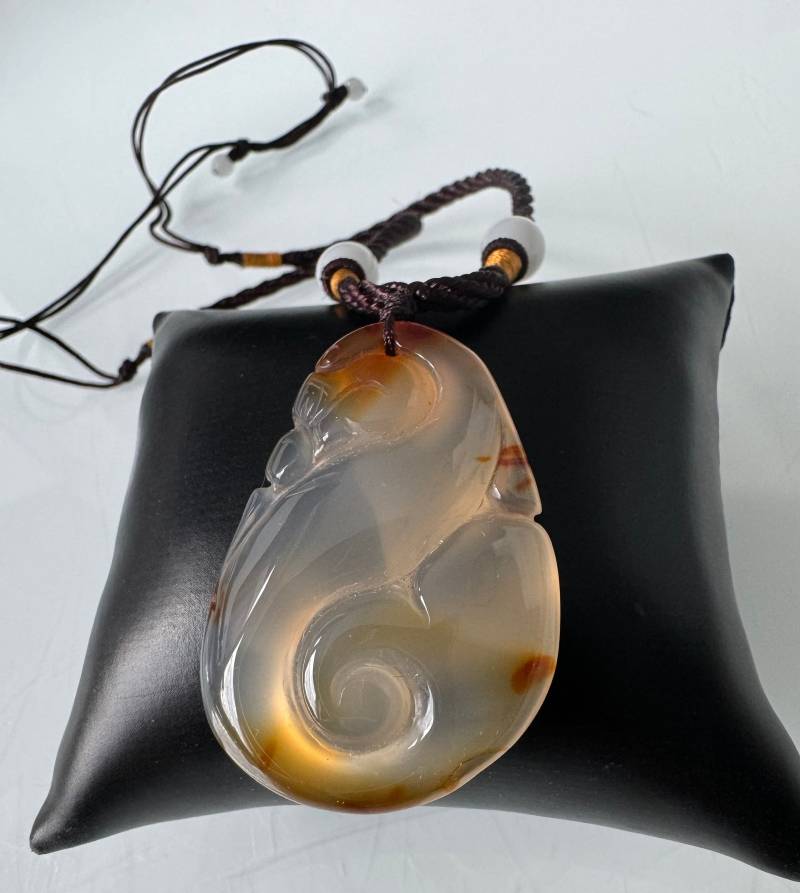 Großer Jade Anhänger Mit Passender Kette von FromyesterdaySchatze