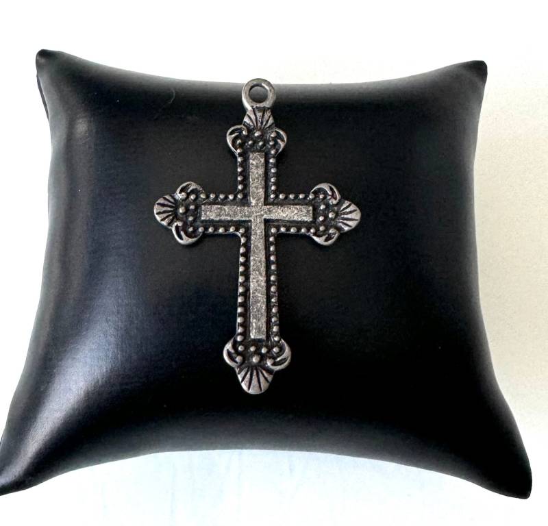 Großer Kreuz Anhänger in Zinnfarben Modeschmuck von FromyesterdaySchatze