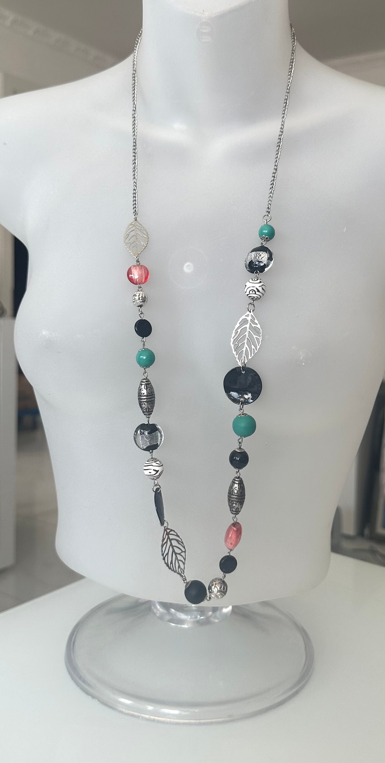 Hübsche Modeschmuck Kette Mit Vielfältigen Anhängern Hübsche Modeschmuck Kette Mit Vielfältigen Anhängern von FromyesterdaySchatze