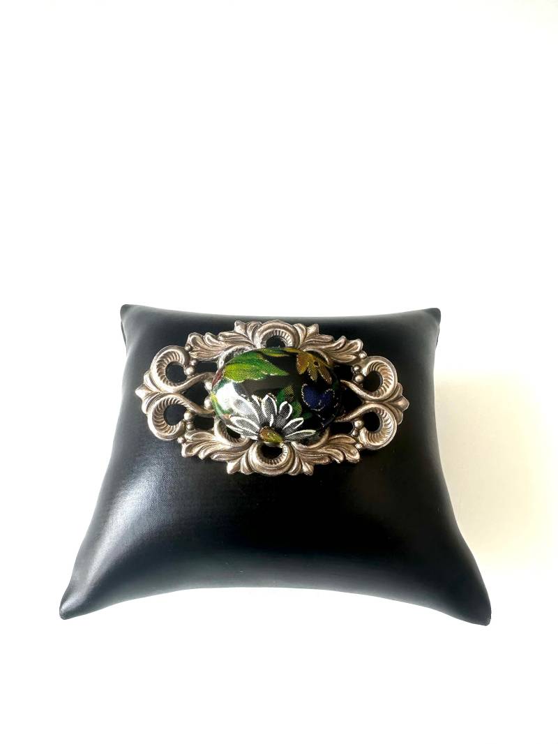 Modeschmuck Brosche Mit Barockem Flair Und Kunstvoll Verziertem "stein" von FromyesterdaySchatze
