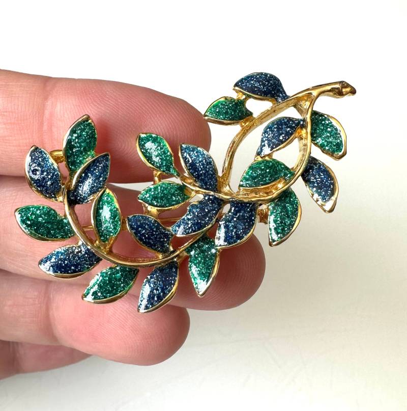 Prächtige Brosche Mit Mosaikemaille Glitzer Modeschmuck von FromyesterdaySchatze