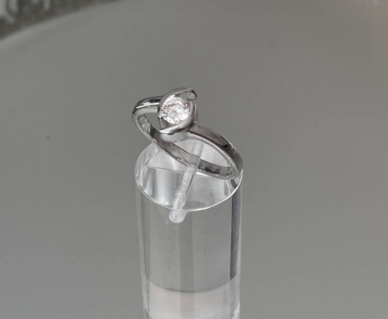 Prächtiger Ring 925 Silber Mit Funkelndem Glitzer Stein von FromyesterdaySchatze