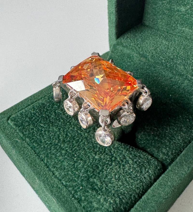 Statement Designer Ring 925 Silber Orangem Stein Und Beweglichen Anhängern von FromyesterdaySchatze