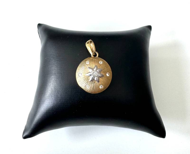 Vintage Pierre Lang Anhänger Mit Stern Design Pl Modeschmuck Gold von FromyesterdaySchatze