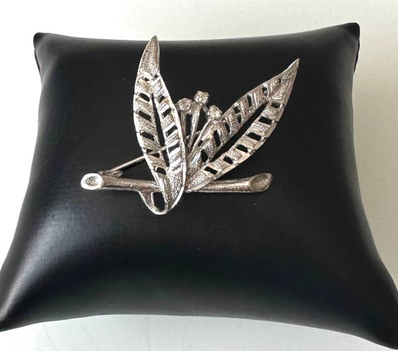 Wunderschöne 800 Silber Brosche Italien Mid-Century Wunderschöne 800 Silber Brosche Italien Mid-Century von FromyesterdaySchatze