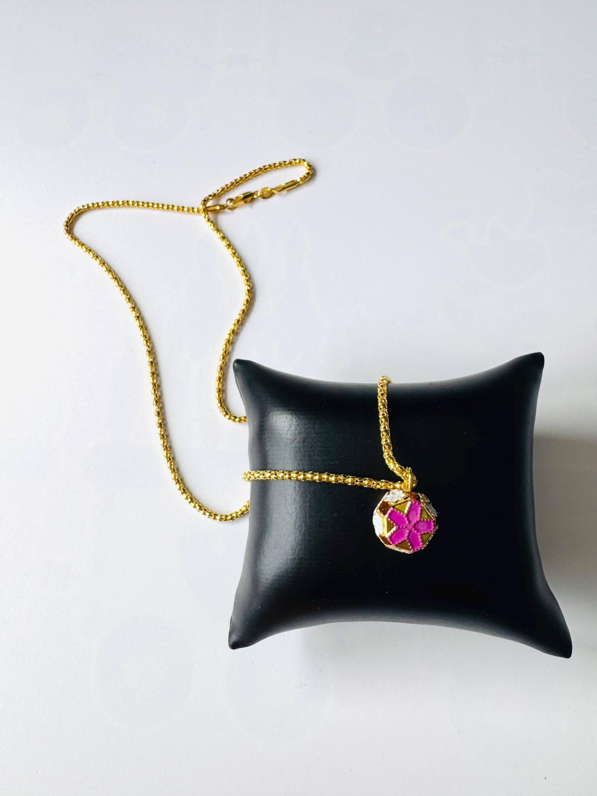 Wunderschöne Vergoldete Kette Mit Beweglichem Anhänger, 18K Gf, Hochwertig Gearbeitet von FromyesterdaySchatze