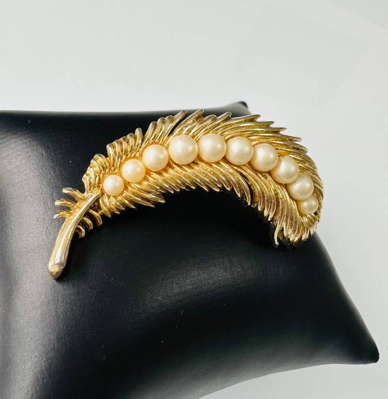 Wunderschöne Vintage Designer Brosche Von Trifari von FromyesterdaySchatze
