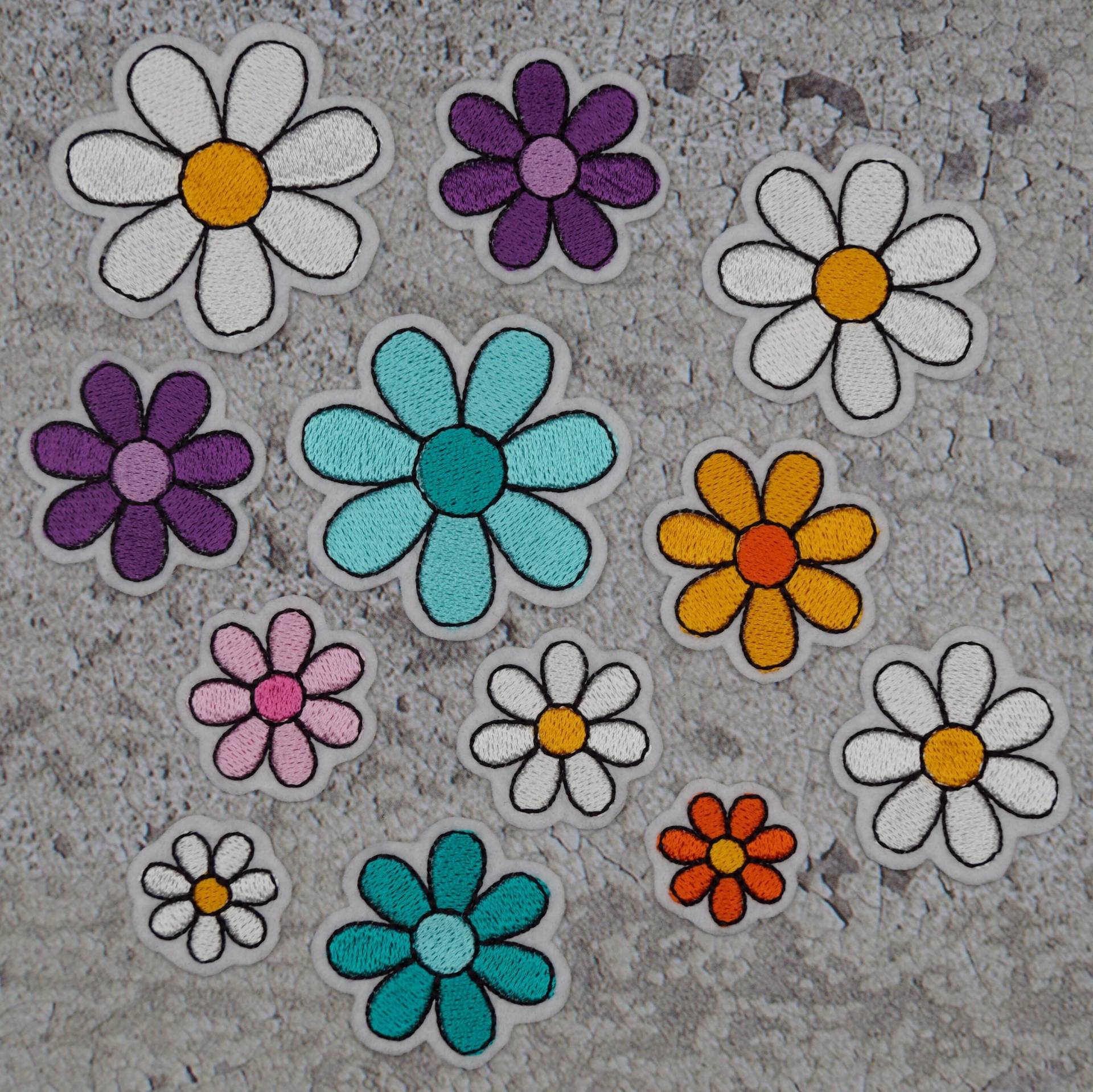 Aufnäher Gänseblümchen Bunt in Wunschfarben | 107 Farben Zur Auswahl, Applikation Stickaufnäher von Froschverliebt