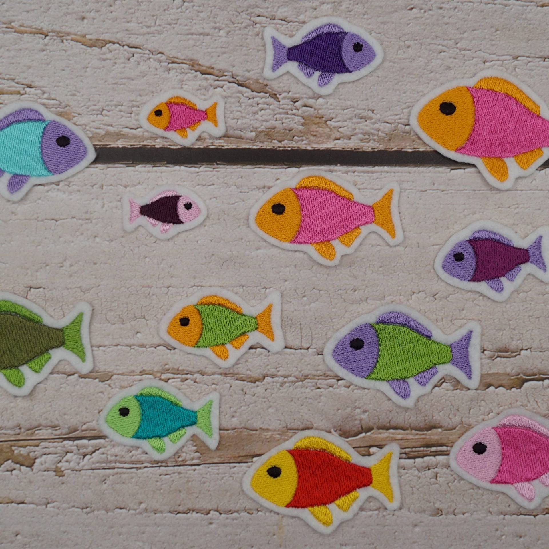 Bunter Fisch Gestickt - Aufnäher Applikation Zum Aufbügeln Größenwahl Freie Farbwahl Schultüte Einschulung Meer von Froschverliebt