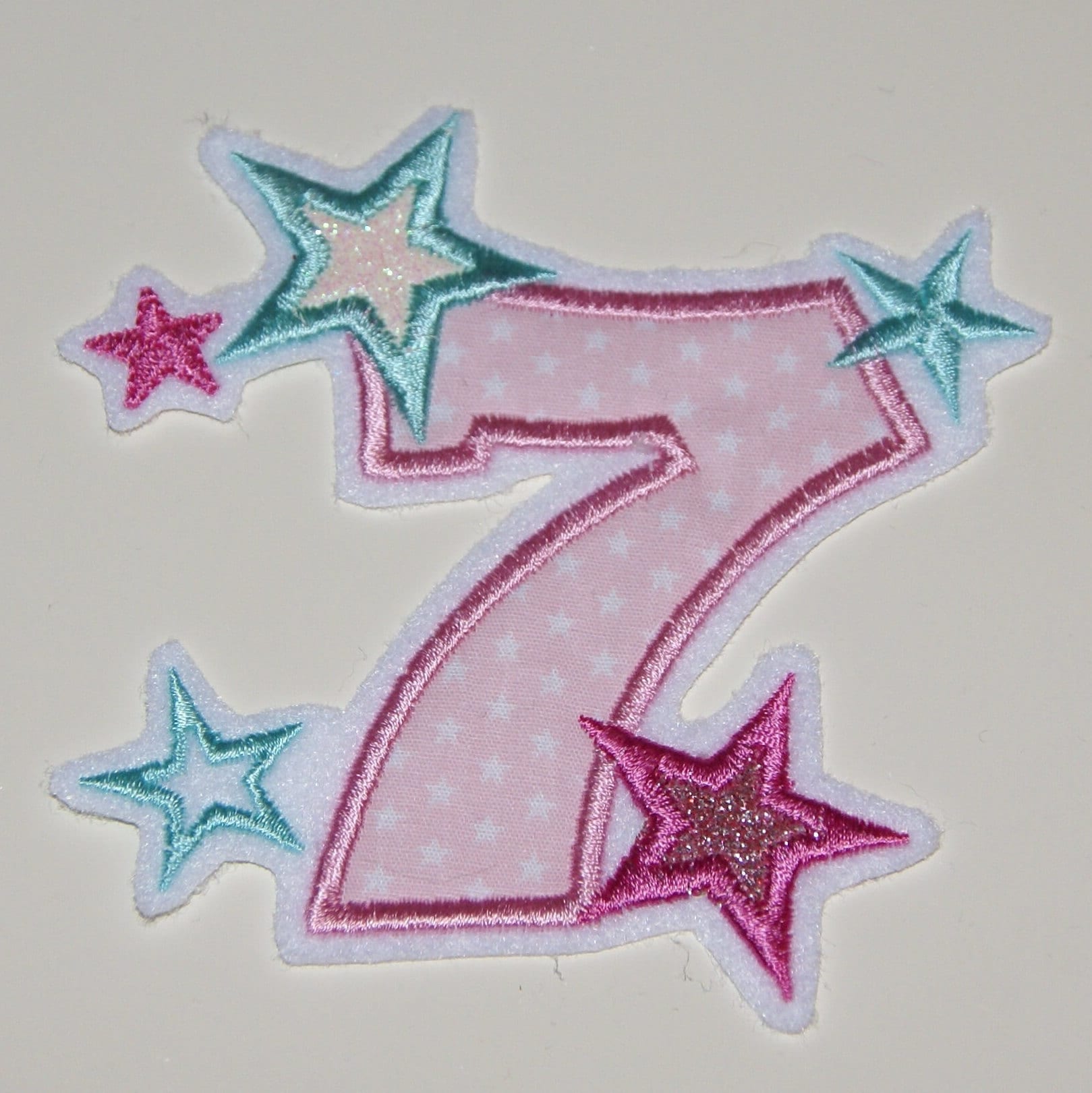 Geburtstagszahl 7 Gestickt - Aufnäher Applikation Farbwahl Wahlweise Mit Name Geburtstag von Froschverliebt