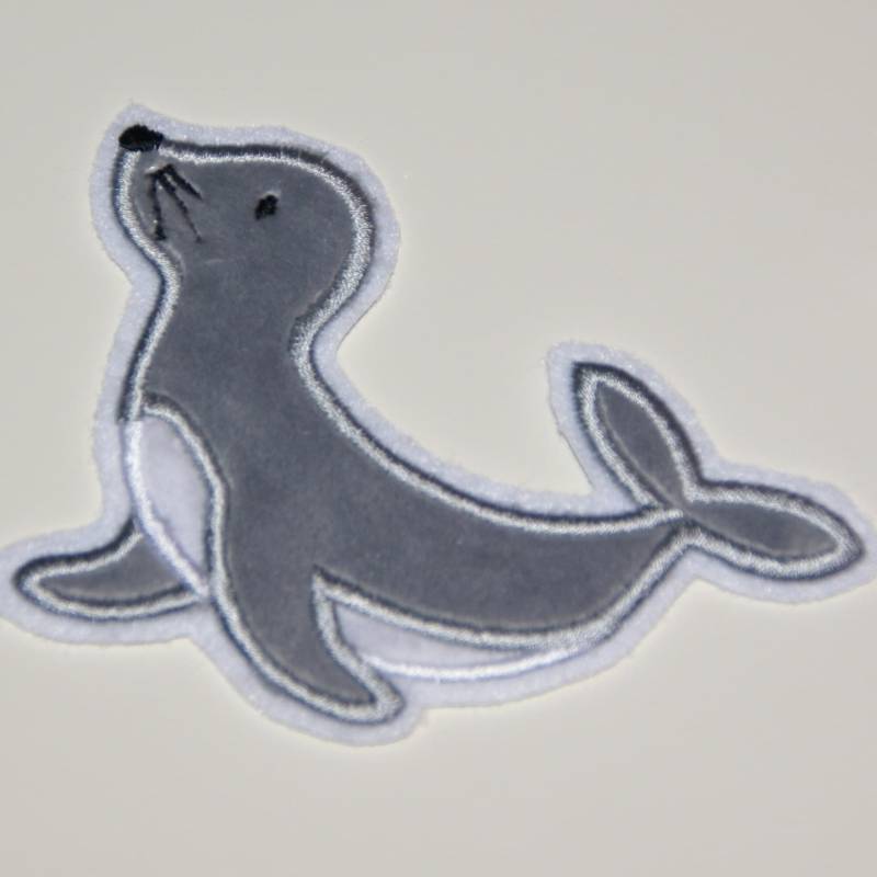 Kleiner Seehund Gestickt - Aufnäher Applikation Zum Aufbügeln Kuschelapplikation Schultüte Einschulung Meer von Froschverliebt