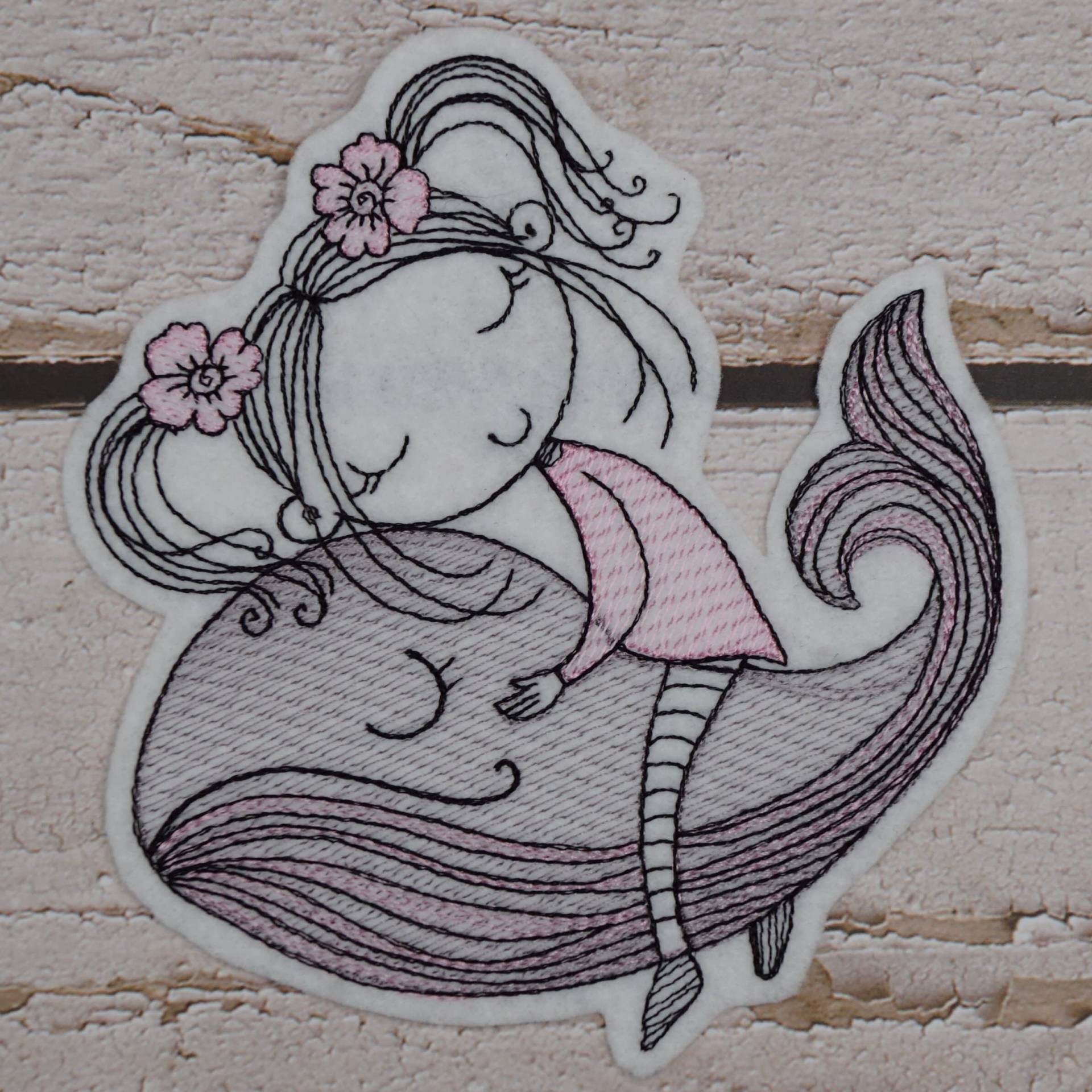 Kleines Mädchen Auf Wal Gestickt - Groß Aufnäher Applikation Zum Aufbügeln Filigran Meer Maritim von Froschverliebt