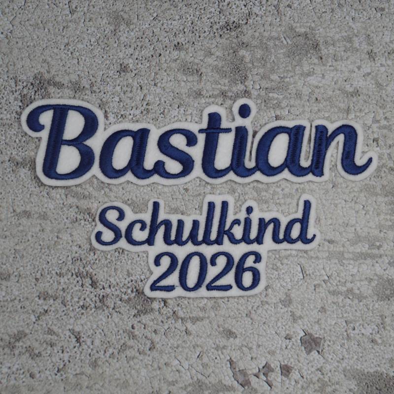 Name + Schulkind 2026 Gestickt - Groß | L Schrift Nr. 1 Farbwahl Zum Aufbügeln Aufnäher Schriftzug Schultüte Einschulung von Froschverliebt