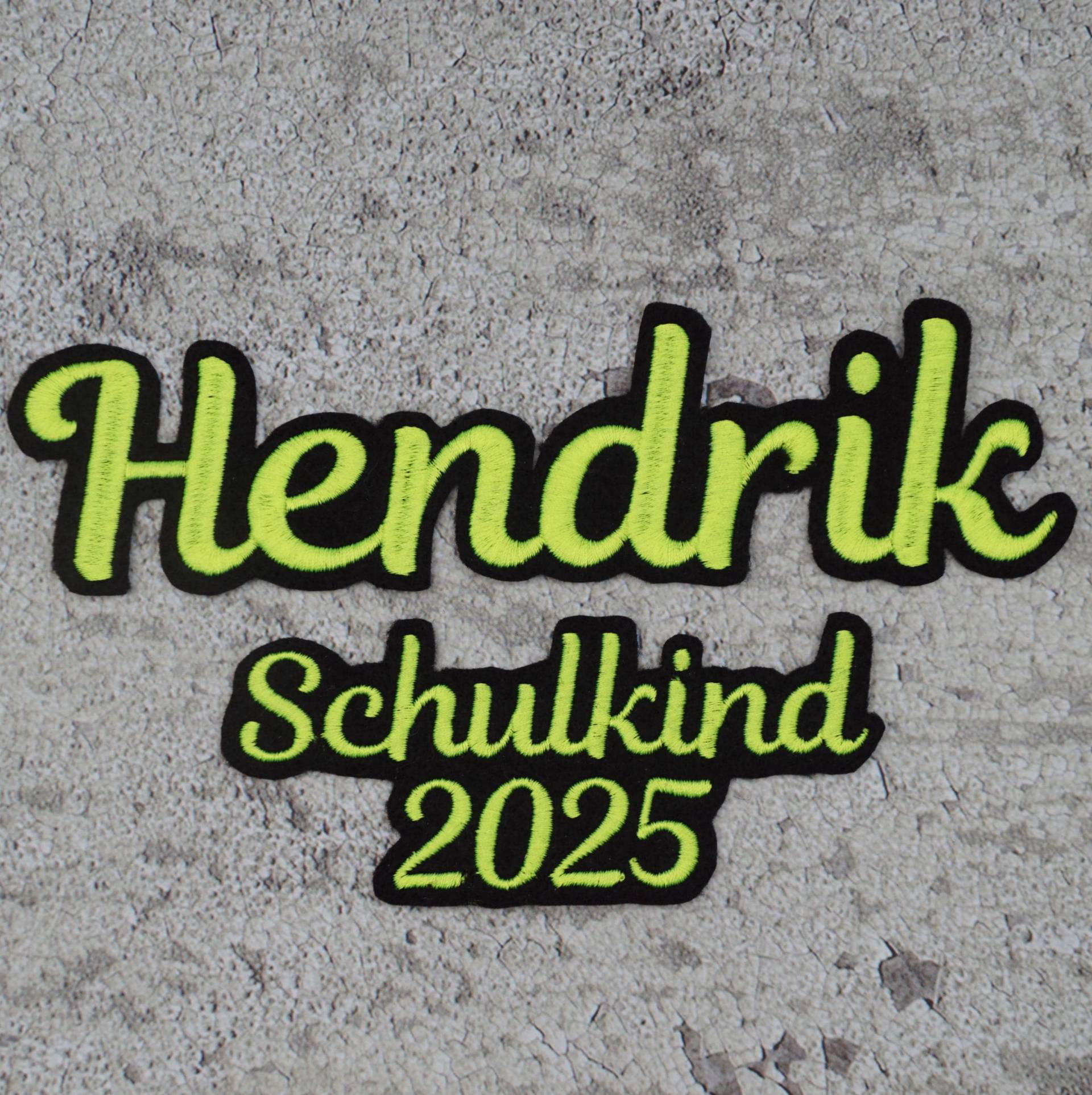 Name + Schulkind 2026 Gestickt - Groß | L Schrift Nr. 1 Farbwahl Zum Aufbügeln Aufnäher Schriftzug Schultüte Einschulung von Froschverliebt