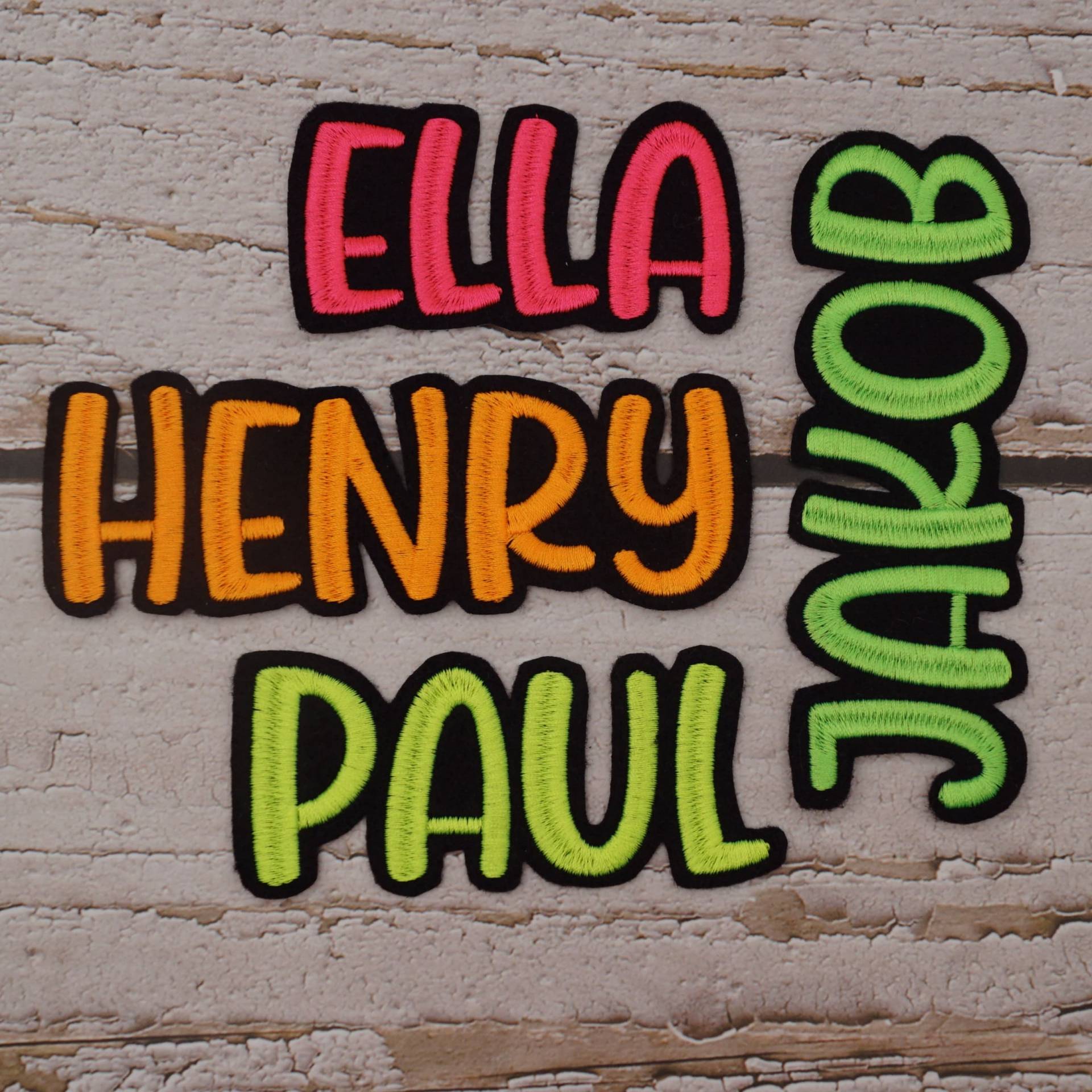 Name Gestickt - Groß | L Schrift Nr. 4 Großbuchstaben Farbwahl Garn Filz Schwarz Zum Aufbügeln Aufnäher Applikation Schultüte von Froschverliebt