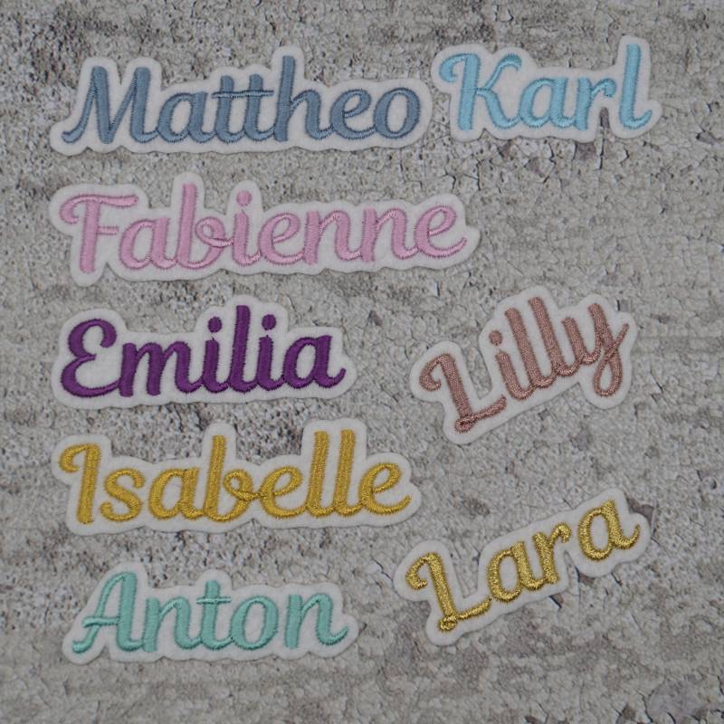 Name Gestickt - Sehr Klein | xs Schrift Nr. 1 Farbwahl Garn + Filz Zum Aufbügeln Aufnäher Schriftzug Schultüte Einschulung von Froschverliebt