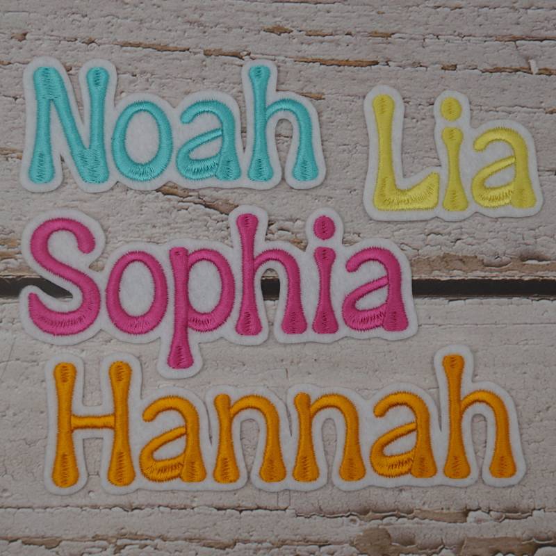 Namenszug Größe L/Schriftart Nr. 23 in Wunschfarbe Filz Weiß Aufnäher Applikation Stickaufnäher von Froschverliebt