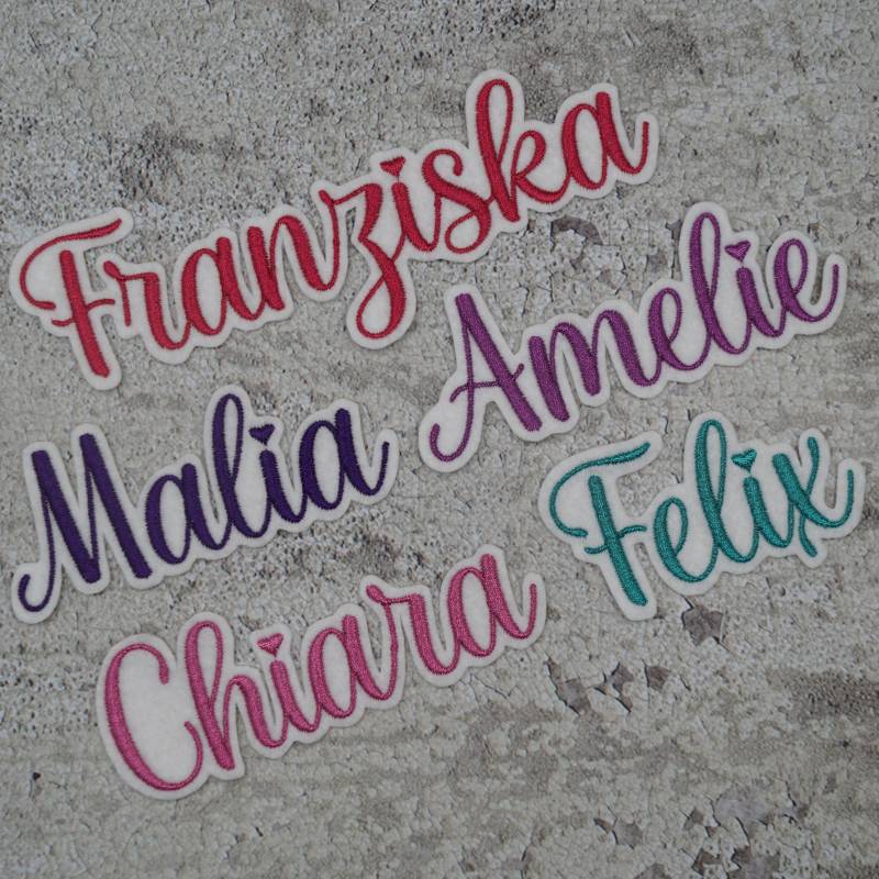 Namenszug Größe L/Schriftart Nr. 26 in Wunschfarbe Filz Weiß O. Schwarz Wunschname Aufnäher Applikation Stickaufnäher von Froschverliebt