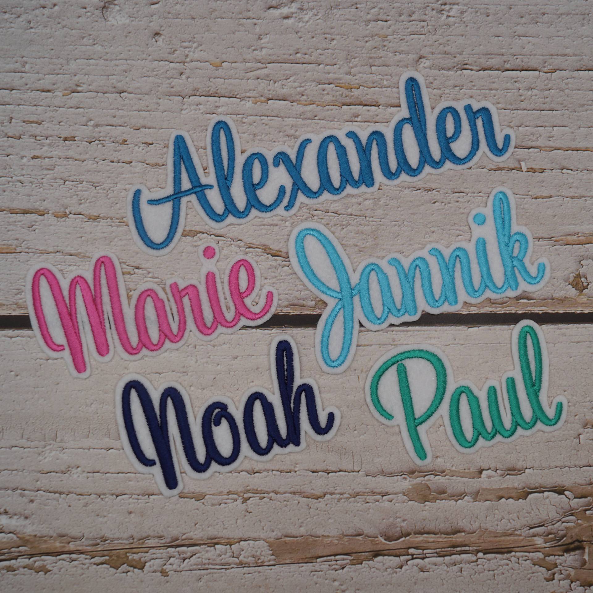 Namenszug Größe L/Schriftart Nr. 5 Schriftzug Name in Wunschfarbe | 57 Farben + Schwarz Aufnäher Stickaufnäher Applikation von Froschverliebt