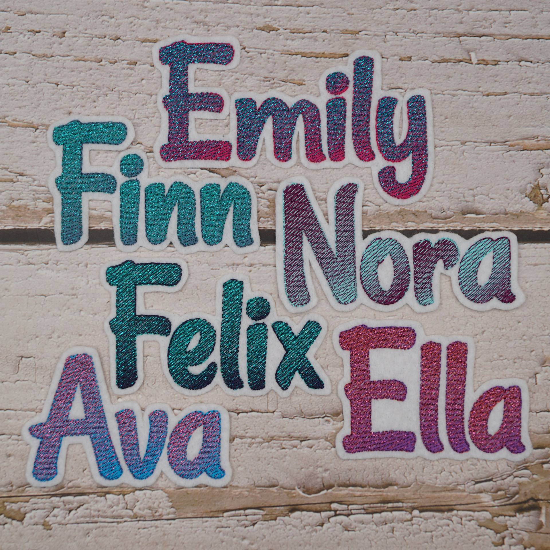 Namenszug Größe S/Schriftart Nr. 8 Name Zweifarbig | Farbverlauf in Wunschfarben Aufnäher Stickaufnäher Applikation von Froschverliebt