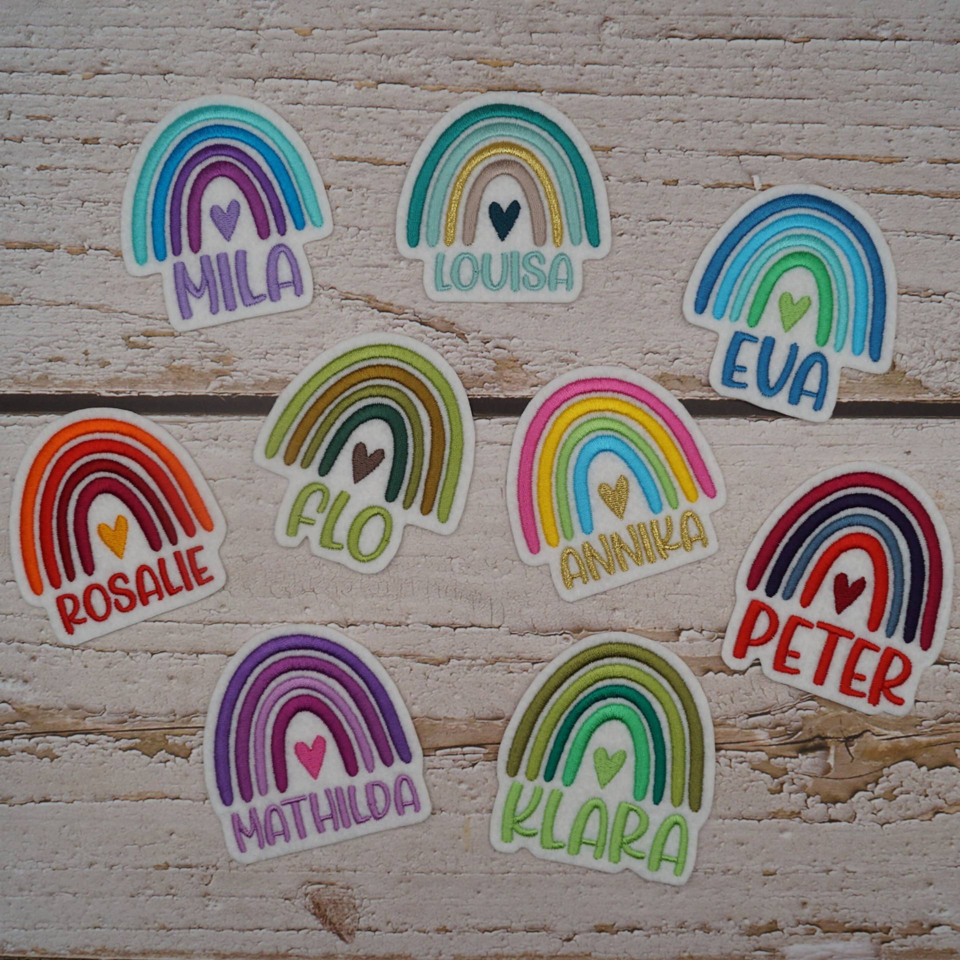 Stickaufnäher Regenbogen Mit Herz Oder Stern/ Wunschnamen/Erstelle Deinen Individuellen Aus Einer Auswahl Von 58 Farben von Froschverliebt
