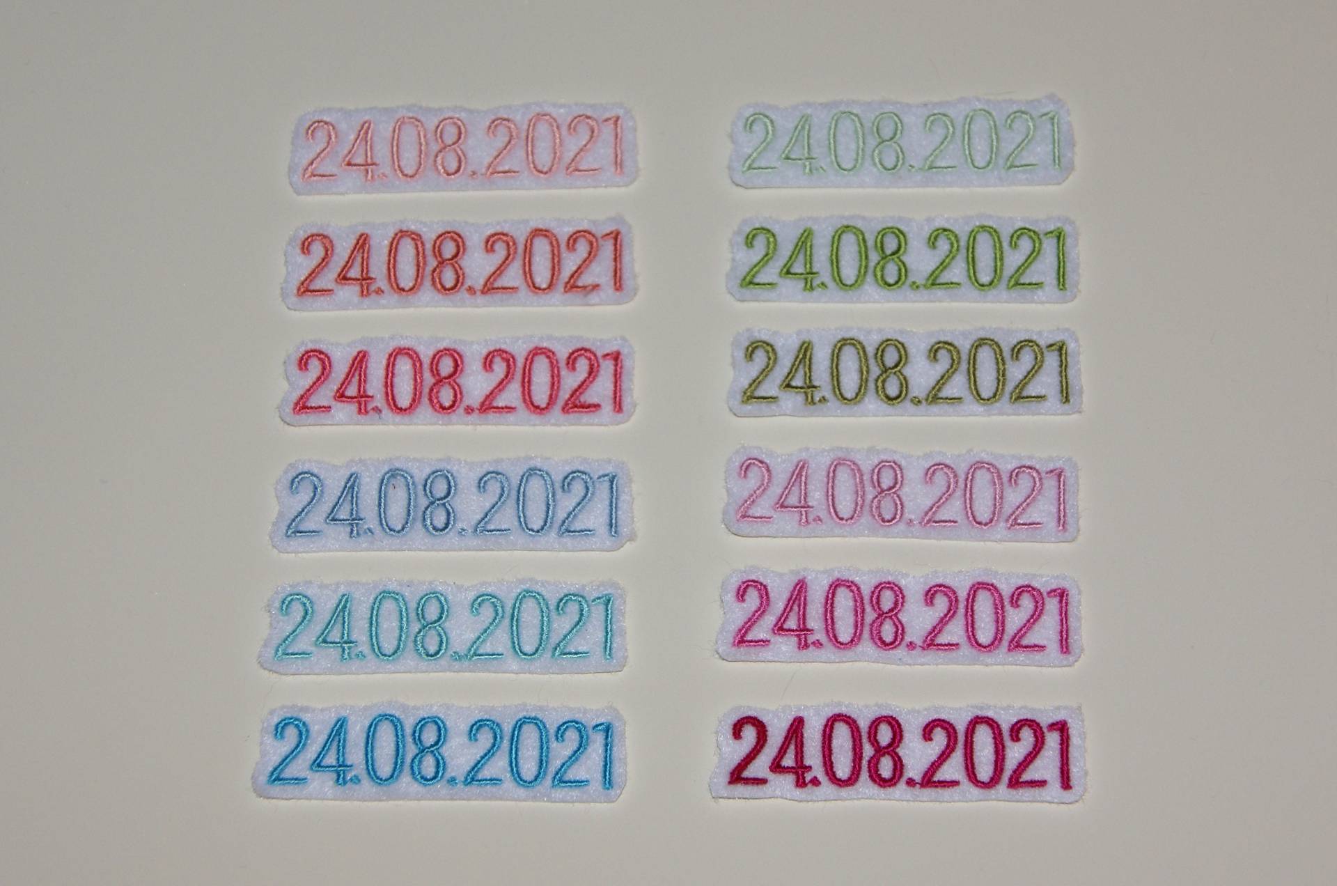 Wunschdatum Mini Aufnäher Applikation Stickaufnäher Datum Einschulung Schultüte von Froschverliebt