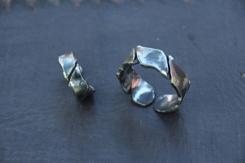 Handgeschmiedeter Edelstahlring Mit Einem „Wirbel" Twist von FrostFerrumForge
