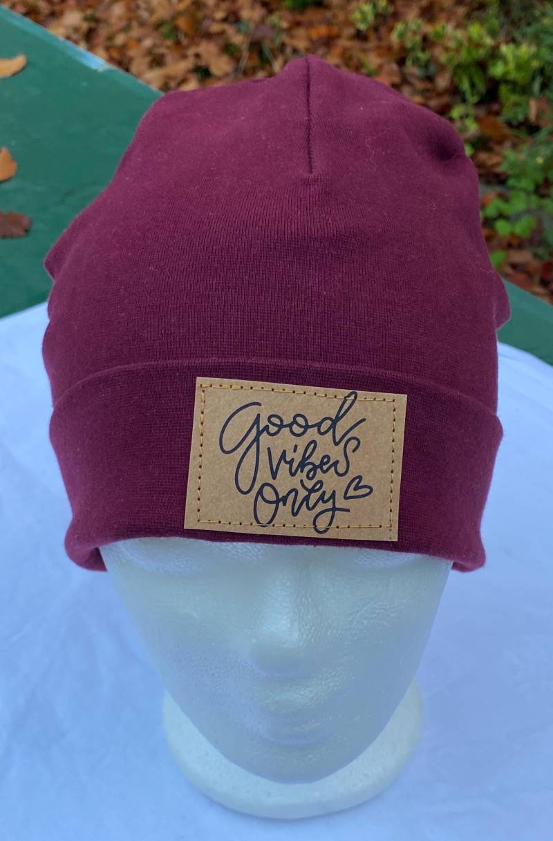 Herbst Winter Hipster Statement Mütze Beanie Damen Kinder Männer 54-56 Ku Bordeuxrot Label Baumwolle Windschutz Slouchy Bequem von FruehlingsNaht