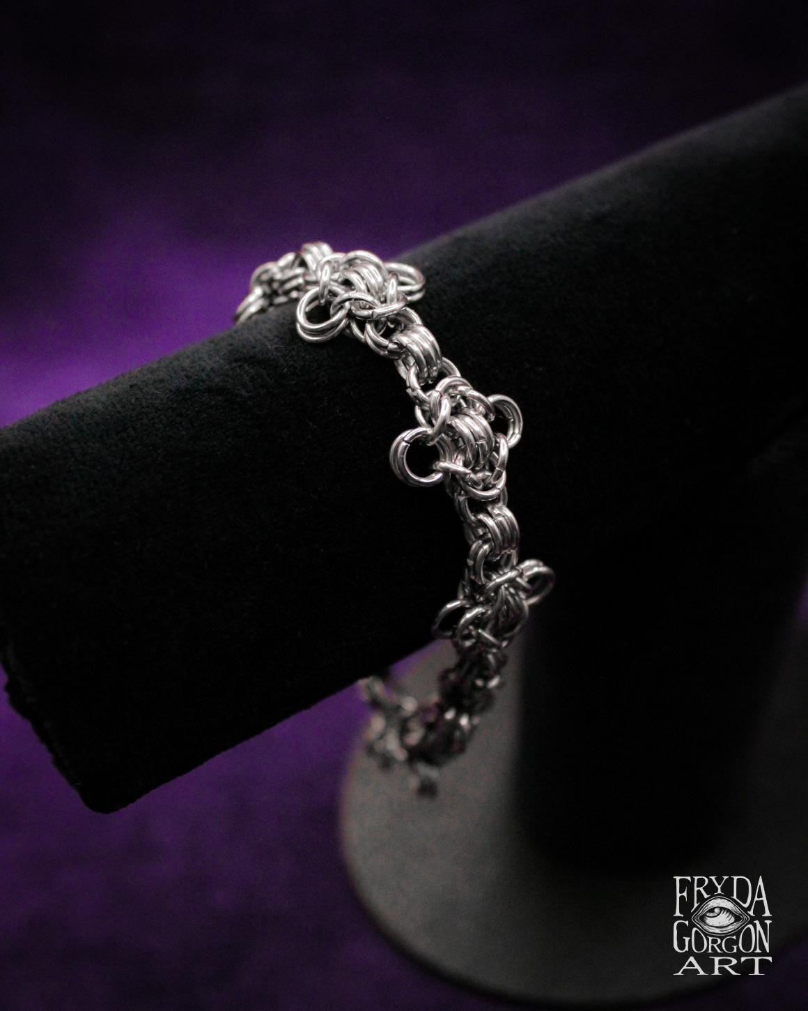 Chainmaille Armband Handgefertigter Gothic Schmuck Aus Edelstahl Chainmaille Armband Handgefertigter Gothic Schmuck Aus Edelstahl von FrydaGorgonArt
