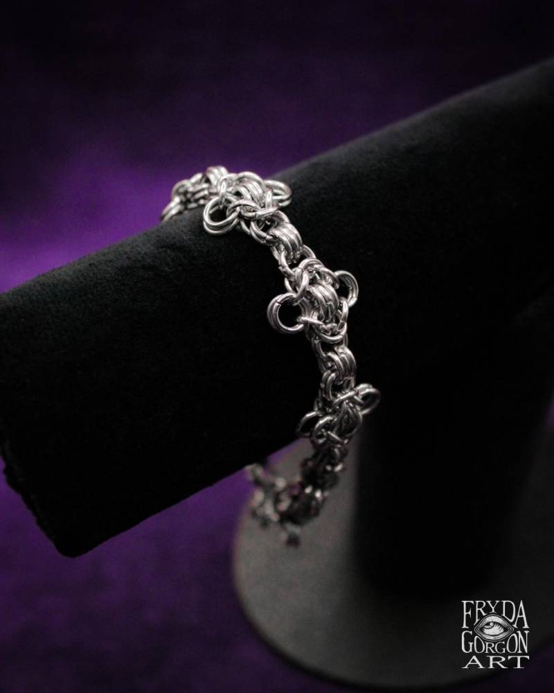 Chainmaille Armband Handgefertigter Gothic Schmuck Aus Edelstahl Chainmaille Armband Handgefertigter Gothic Schmuck Aus Edelstahl von FrydaGorgonArt