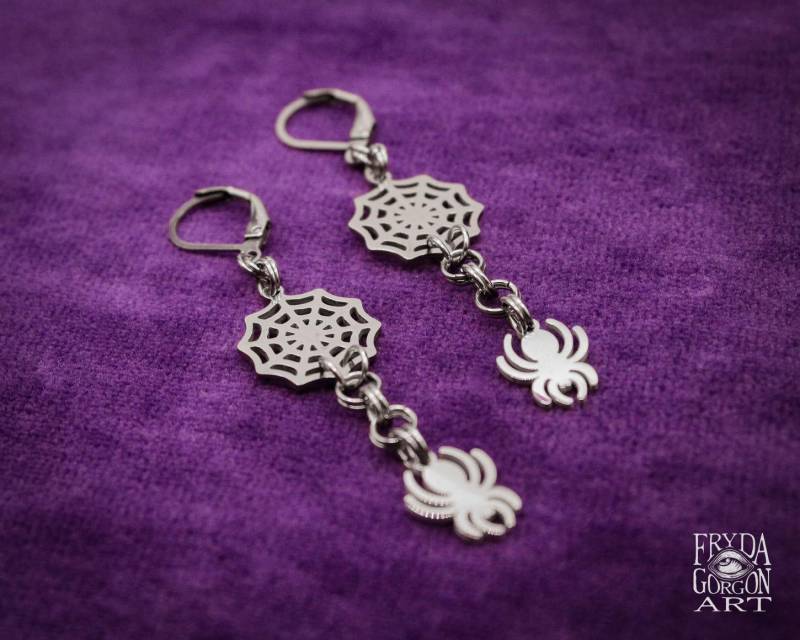 Halloween Baumeln Ohrringe Spinnennetz Mit Edelstahl Ohrringe Gothic Schmuck Gruselige Halloween Baumeln Ohrringe Spinnennetz Mit Edelstahl Ohrringe Gothic Schmuck Gruselige von FrydaGorgonArt