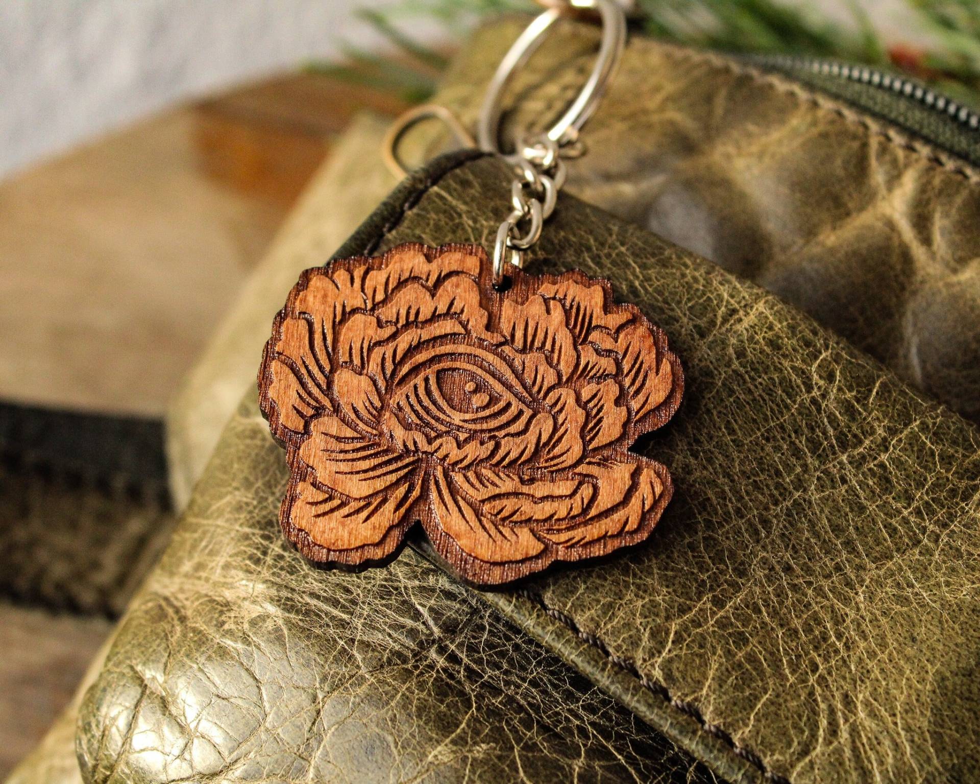 Lasergravierte Schlüsselanhänger Aus Holz Augenblumen Anhänger, Gothic, Gothic Lasergravierte Schlüsselanhänger Aus Holz Augenblumen Anhänger, Gothic, Gothic von FrydaGorgonArt