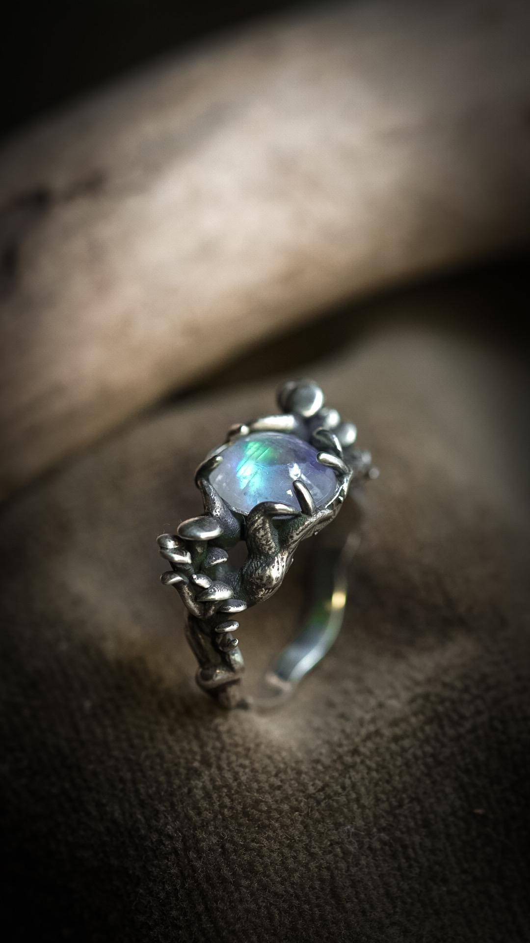 Pilz Ring Mit Regenbogenmondstein - Gefertigt Aus 925 Sterling Silber Pilz Ring Mit Regenbogenmondstein - Gefertigt Aus 925 Sterling Silber von FuchsfeuerOfficial