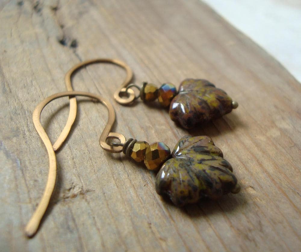 Braune Ahornblatt Ohrringe. Messing Schmuck Herbst Glas Blätter Blatt Geschenke Unter 30 Rustikal Wald Ohrringe Fee Kern von FuchsiaBloomStudio