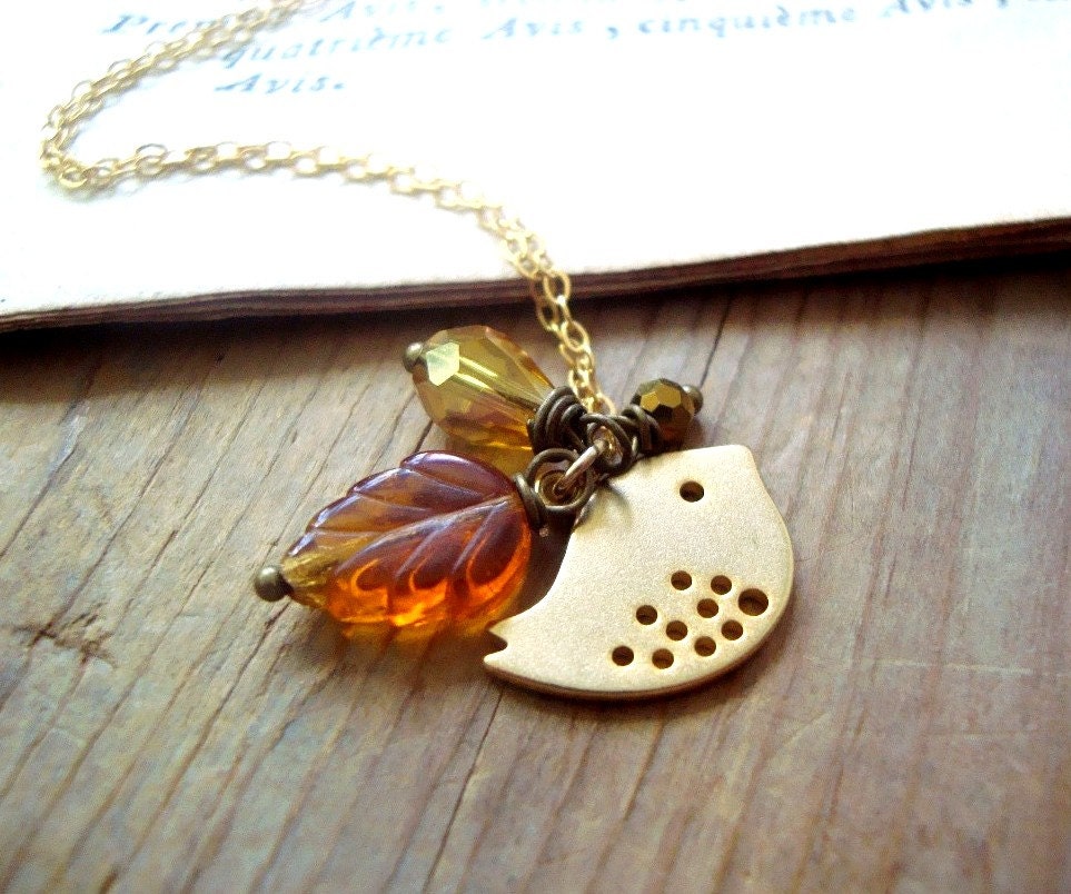Herbst Vogel Halskette - Personalisierte Monogramm Blumen Schmuck Brautjungfer Muttertag Geschenke Unter 40 Hochzeiten Waldland von FuchsiaBloomStudio