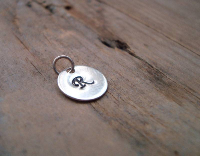 Personalisierter Anfangsanhänger - Sterling Silber, Add-On, Monogramm Anhänger, Benutzerdefinierte Anfangsscheibe, Anfangsanhänger, Kleine Personalisierter Anfangsanhänger - Sterling Silber, Add-On, Monogramm Anhänger, Benutzerdefinierte Anfangsscheibe, Anfangsanhänger, Kleine von FuchsiaBloomStudio