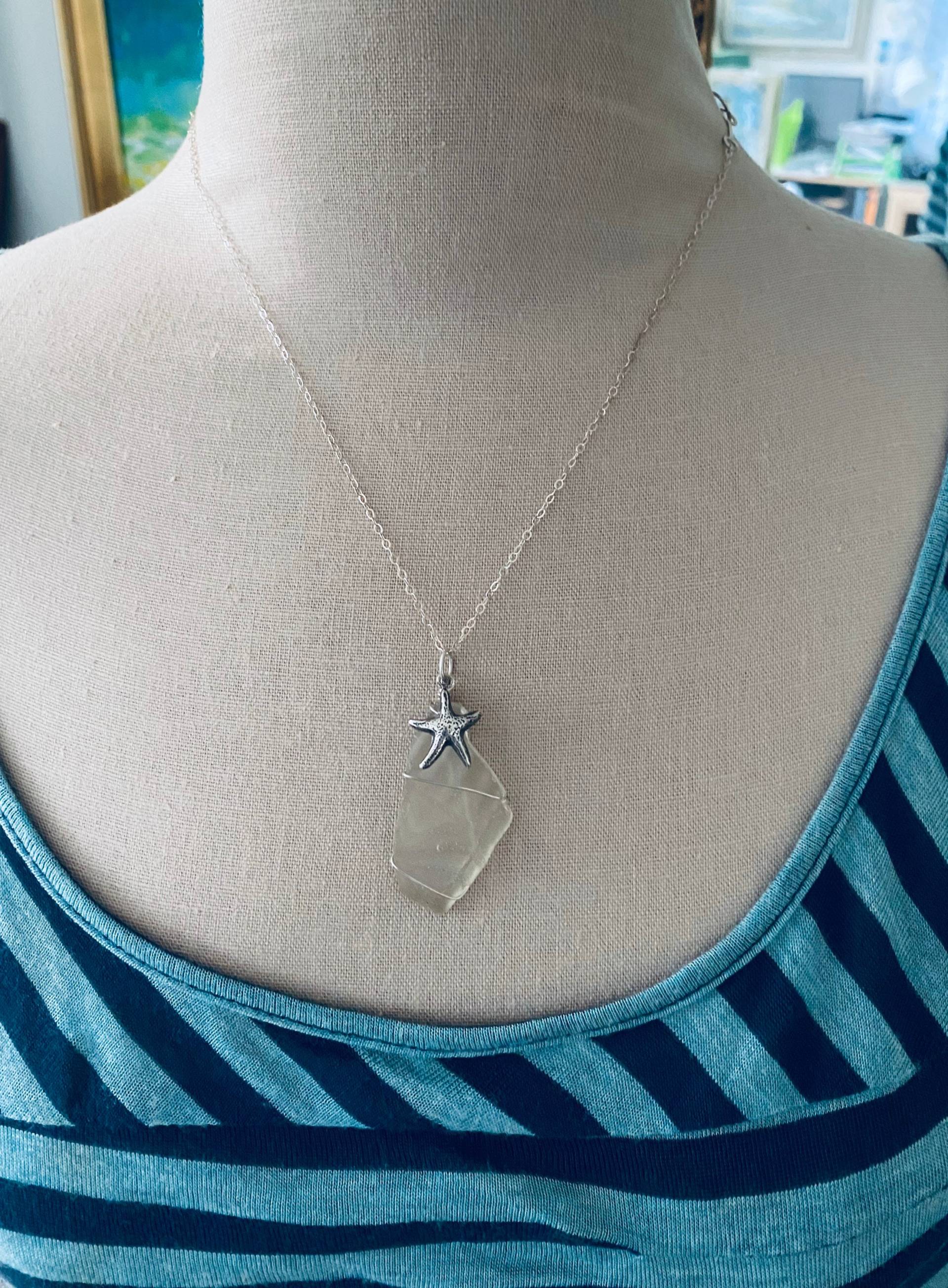 Seeglas Halskette Klar Mit Silber Seestern Charm Sterling Schmuck Beachy Sommer Brautjungfer Hochzeiten Seeglas Halskette Klar Mit Silber Seestern Charm Sterling Schmuck Beachy Sommer Brautjungfer Hochzeiten von FuchsiaBloomStudio
