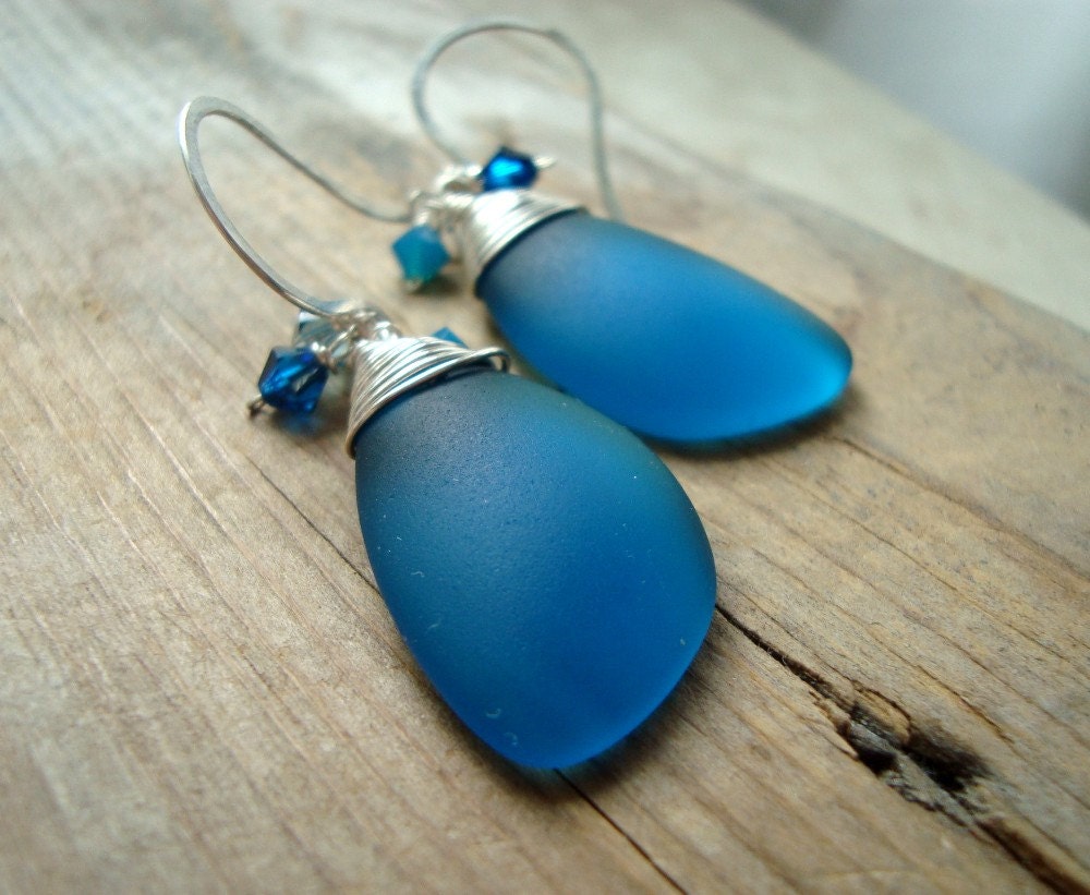 Seeglas Ohrringe Mit Kristall London Blau Teal Glas Sterling Silber Draht Gewickelt Strand Schmuck Hochzeiten Brautjungfer von FuchsiaBloomStudio