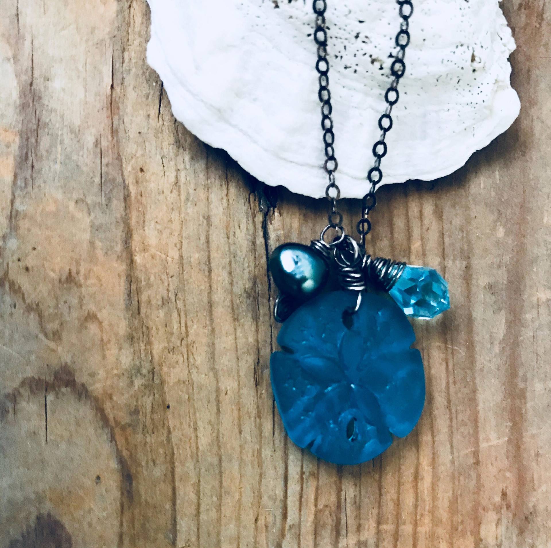 Teal Sand Dollar Halskette Mit Kristall Und Perle Sea Glass Schmuck Beachy Sterling Silber Charm Sommer-Großhandel Teal Sand Dollar Halskette Mit Kristall Und Perle Sea Glass Schmuck Beachy Sterling Silber Charm Sommer-Großhandel von FuchsiaBloomStudio