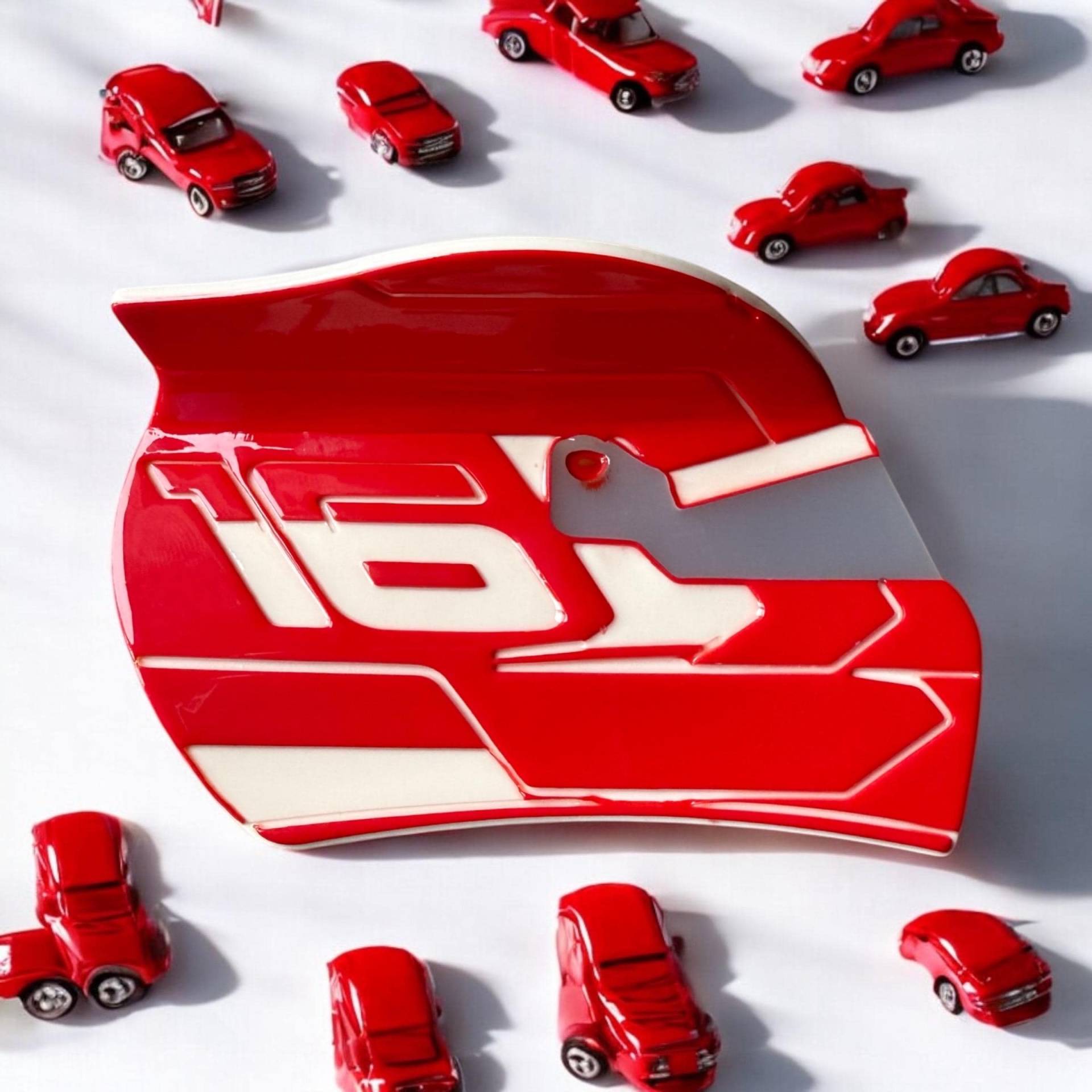 Charles Leclerc Ferrari Helm - Haarkralle/Haarspange Formel 1 Charles Leclerc Ferrari Helm - Haarkralle/Haarspange Formel 1 von FuchsiaPinks