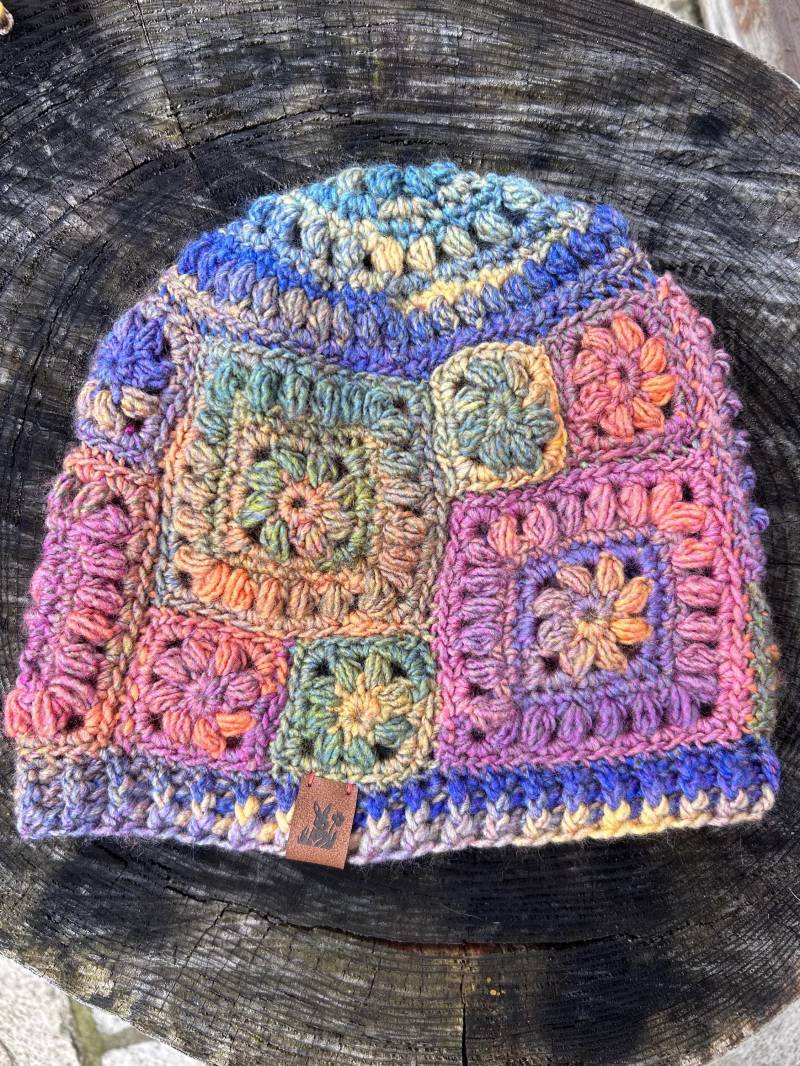 Bunte Mütze Aus Grannysquares Bunte Mütze Aus Grannysquares von FuchsundHase11