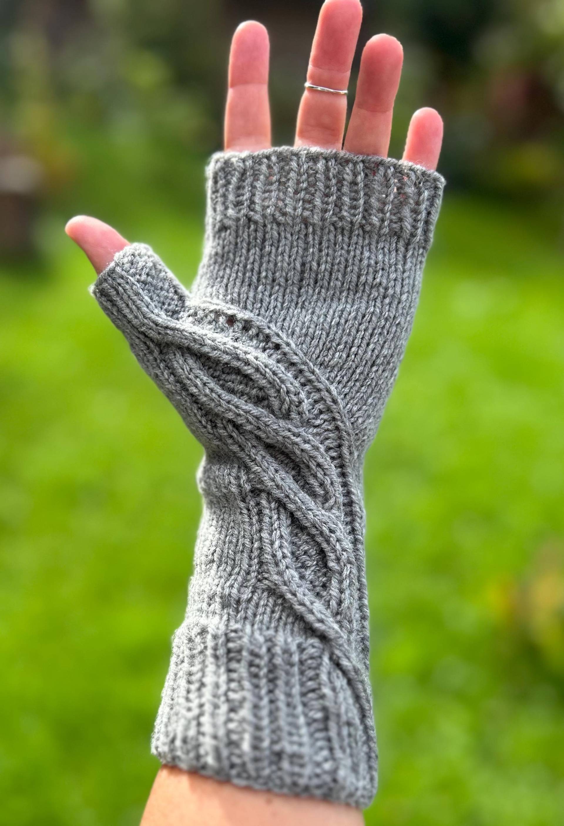 Fingerlose Handschuhe Mit Zopfmuster Fingerlose Handschuhe Mit Zopfmuster von FuchsundHase11