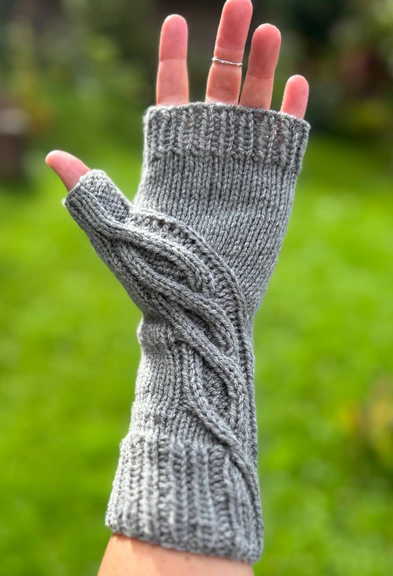 Fingerlose Handschuhe Mit Zopfmuster Fingerlose Handschuhe Mit Zopfmuster von FuchsundHase11