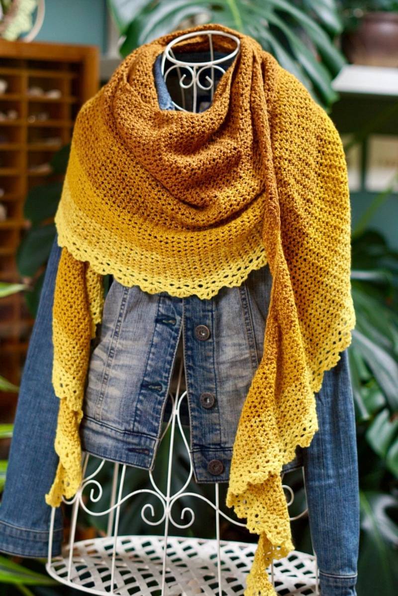 Halbrundes Tuch „Bee Happy" von FuchsundHase11