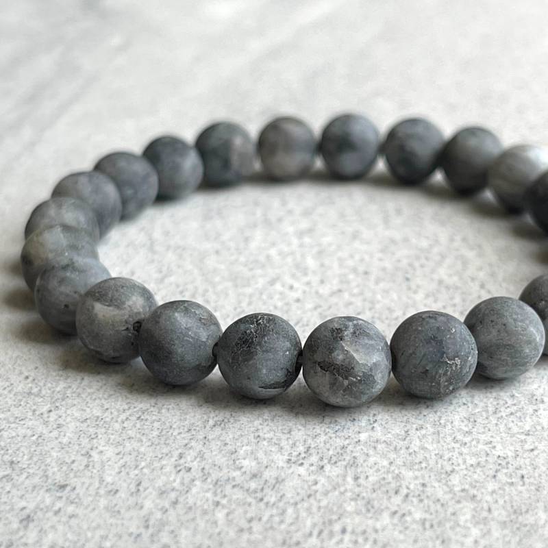 Herren Perlen Armband - Matt Schwarzer Labradorit/Larvikit in 6 Mm, 8 Mm Oder 10 Perlen, Edelstein Stretch Armband, Geschenk Für Ihn von FujiBeads