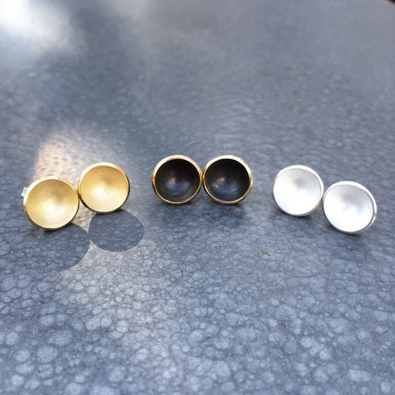 Große Halbkugel Ohrstecker Große Halbkugel Ohrstecker von FulcrumJewelryStudio