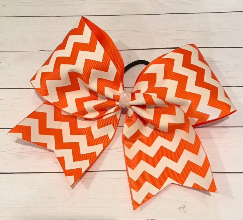 Übung Cheer Bow - Orange Und Weiß Chevron von FullBidBows