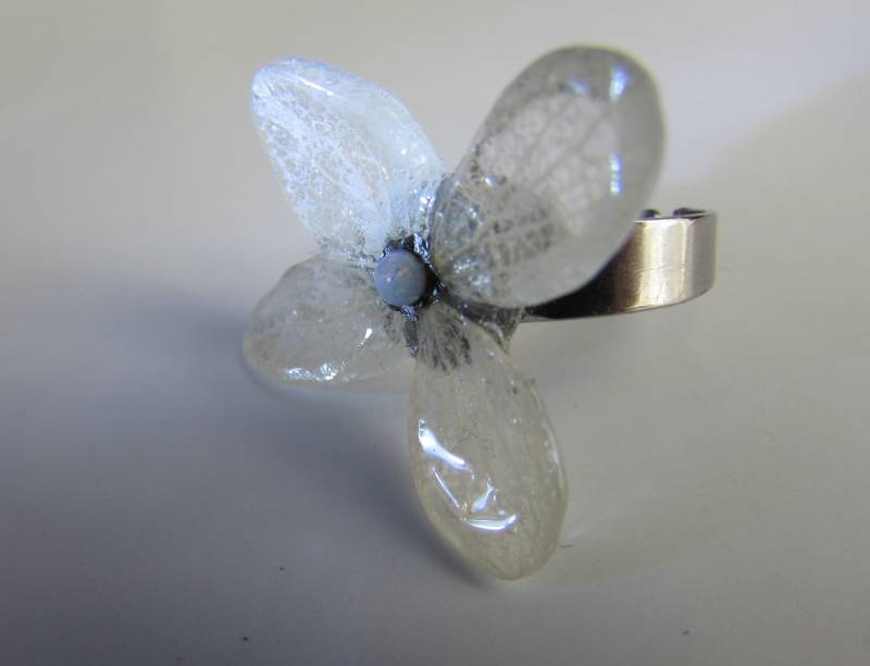Transparente Weiße Hortensie & Opal Einstellbarer Ring - Echte Blume Schmuck Transparente Weiße Hortensie & Opal Einstellbarer Ring - Echte Blume Schmuck von FumisGem