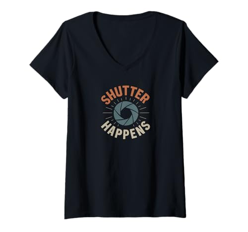 Damen Shutter Happens Fotografie Wortspiel Design T-Shirt mit V-Ausschnitt Damen Shutter Happens Fotografie Wortspiel Design T-Shirt mit V-Ausschnitt von Fun Designs