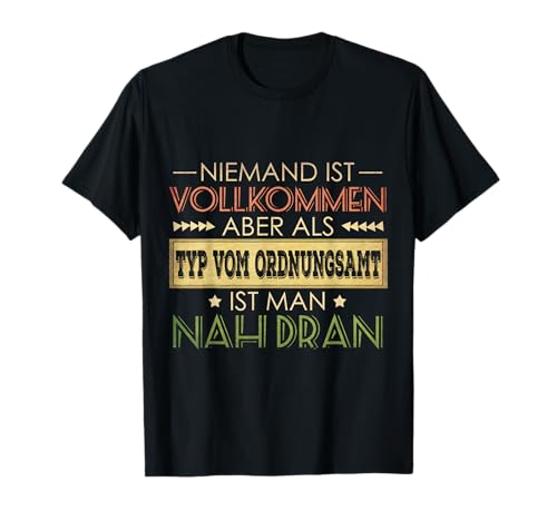 Fun für das Ordnungsamt T-Shirt, Unisex, Schwarz, S, Kurzarm, Klassisches V-Ausschnitt T-Shirt, Geschenk, Herren Fun für das Ordnungsamt T-Shirt, Unisex, Schwarz, S, Kurzarm, Klassisches V-Ausschnitt T-Shirt, Geschenk, Herren von Fun für das Ordnungsamt